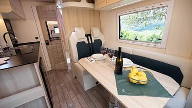 Atlantis Compact 595, L-Sitzgruppe, XL-Dinette