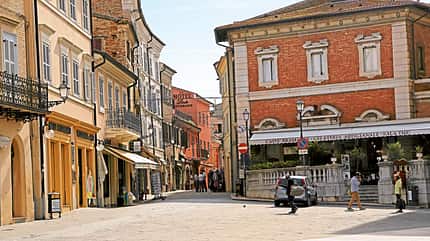 Mittelitalien, Himmlisch italienisch, Basilika, Corso Boccalini, Wallfahrtsort, Loreto Corso Boccalini im Wallfahrtsort Loreto.