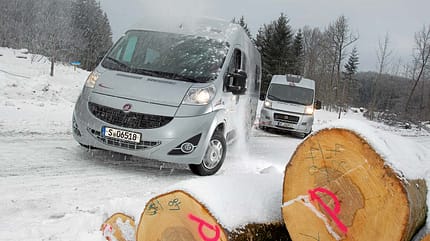 Ratgeber, Praxis, Tipps, Fahren, Winter Beim Abschleppen auf Hindernisse achten, die zur Gefahr werden könnten