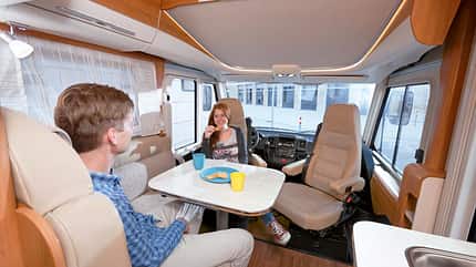 Hymer B 588 DL, Sitzgruppe Sitzgruppe mit bequemen Polstern.