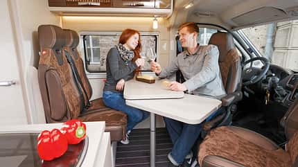 Supercheck, Knaus Box Star Plus, Street 600, Schicke Möbel Heller und einladender Innenraum, schicke Möbel und tolle Sitze.
