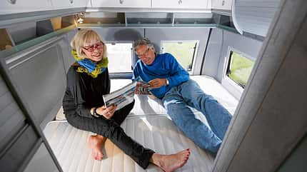 La Strada, Avanti, Fiat Ducato, Doppelboden, Hubbett, Heckbett Heckbett mit Tellerfedern und hochwertiger Matratze im La Strada Avanti