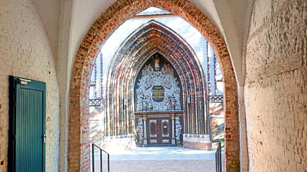 Ostsee und Hinterland, Auf den Spuren der Hanse, Route der Backsteingothik, Tour, Stralsund, Altstadt Die Altstadt der Hafenstadt Stralsund zählt zum Welterbe der Unesco.