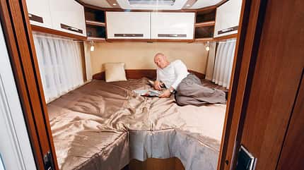 Test, Morelo Loft 82 LBX, Bett Schlafen wie auf Wolken auf dem großen Bett im Heck.