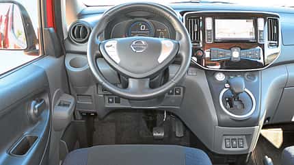 Ratgeber, Praxis, Report, Tanken, Motor, Energie, Benzin, Gas, Strom Cockpit Nissan e-NV 200
