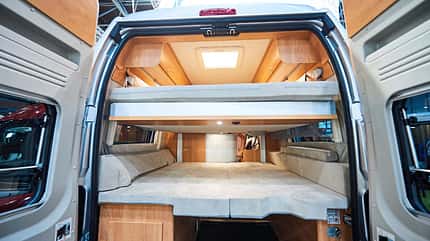 PÖSSL/GLOBECAR Flexibel einsetzbar sind die Revolution-Modelle mit elektrisch höhenverstellbarem Bett.