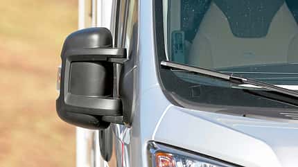 Supercheck, Adria Compact, Teilintegrierte, Van-Klasse, Einzelbetten, Außenspiegel Durchfahrtsbreite nur 2,48 m beim Adria Compact wegen kurzer Spiegelarme