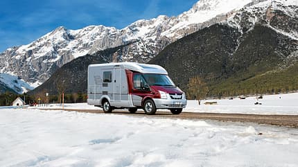 Reifen, Schnee Die Reifen müssen rechtzeitig vor dem ersten Schnee gewechselt werden.