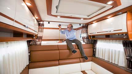 Das Fahrerhaus lässt sich komplett vom Wohnraum abtrennen beim Phoenix 8800 BML