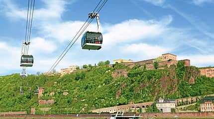 Von Koblenz geht es per Gondelbahn zur Festung Ehrenbreitstein.