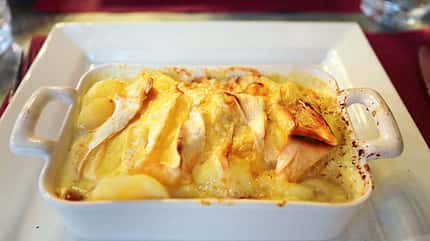 Reise, Mobil-Tour, Frankreich, Alpen, Essen Kartoffelauflauf Tartiflette