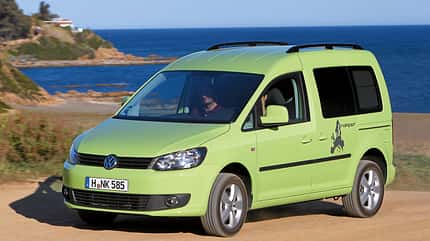 VW-Caddy, grün, Straße Campingbus-Typen 2