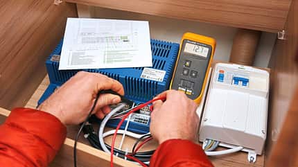 caravaning, caravan, wohnwagen, anschlusskabel, steckdose, energie Energietransfer im Wohnwagen