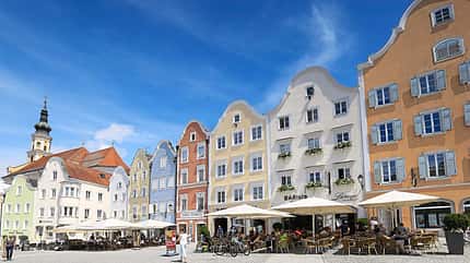 Campingplatz des Monats, Kur- und Feriencamping Max 1, Schärding, historischer Kern Prachtvolle Häuser schmücken Schärdings historischen Kern.