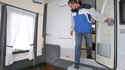 Vorzelt, Warmluftschleuse, Umkleideraum Ein stabiles Vorzelt ist praktisch.