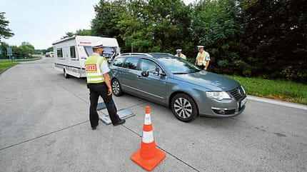 Fahrzeug- und Fuehrerscheinkontrollen sind keine Seltenheit auf deutschen Strassen.