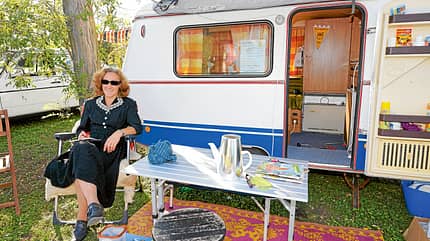 Thema des Monats, Camping, Oldtimer Eriba Puck Seitenansicht