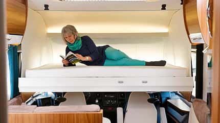 Supercheck Pilote Galaxy 740 GJ, Hubbett Das Hubbett bietet als Schlafstatt für ein oder zwei Gäste passablen Komfort.