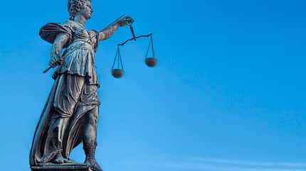 Gesetz, Wohnmobil, Recht, Urteil, Geld, Reperatur, Online, Mangel, Schadensersatz Justitia