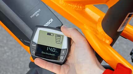 E-Bike, Laden, Wissen, Strom, Stromversorgung, Netzteil, Ladestation Ladeanzeige