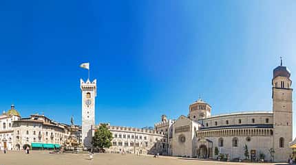 pro052017, Trentino, Seen-Sucht im Herzen, Piazza Duomo, Neptunbrunnen Die Piazza Duomo mit Neptunbrunnen im Zentrum von Trient.