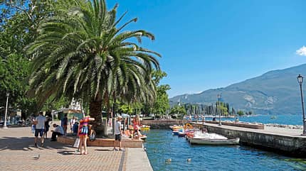 pro052017, Trentino, Seen-Sucht im Herzen, Riva del Garda Riva del Garda am nördlichen Ufer des Sees.