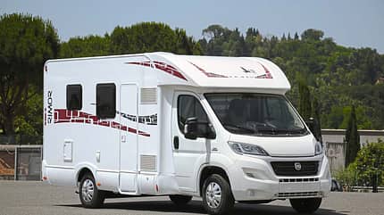 Reisemobil Rimor Seal 98 P Seitenansicht