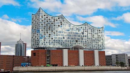 Stellplatz-Fokus, Hamburg und Altes Land, Elbphilharmonie, Touristenmagnet Die Elphilharmonie ist schon jetzt Hamburgs Touristenmagnet.