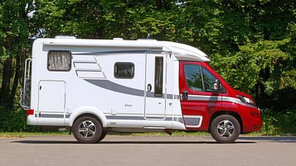Hymer Van 374 Der Van 374 wirkt sportlich-langgestreckt. Eine seiner Stärken ist das quirlig-leichtfüßige Fahrgefühl.