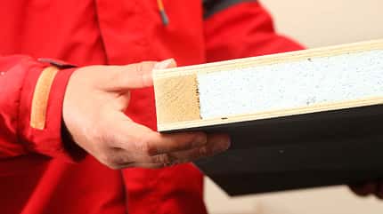 Unterbodenschutz, Unterbodenkonstruktion Der Klassiker: die viele Jahre bewährte Unterbodenkonstruktion mit Sperrholzplatten, Holzgerüst, Styroporisolierung und Unterbodenschutz.