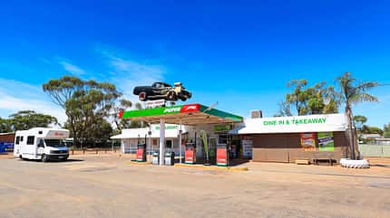 australien, insel, natur, wüste, landschaft, wohnmobil, camping, strand, surfer, mobil, tour MT Westaustralien Tankstelle