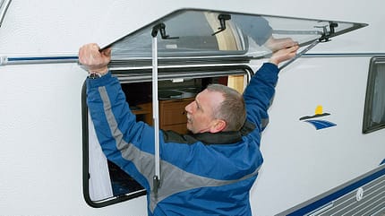 caravaning, reparaturkosten, caravan, arbeitsaufwand, materialkosten Reparaturkosten am Caravan