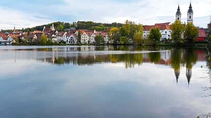 stellplatz, bad weldsee, therme, erholung, reisemobil, geburtsort Ufer des Stadtsees von Bad Waldsee