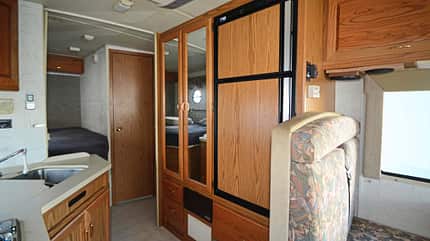 gebrauchtcheck, test, US-Reisemobile, USA, Amerika, Winnebrago Brave, günstig, marktlage, schäden, umrüstung Gebrauchtcheck Us-Mobile Winnebago Brave Schränke