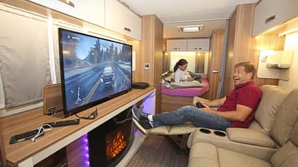 Weinsberg, Caraone, Edition Ice, Zentralheizung, Ledersofa, Kaminfeuer, Flatscreen, Luxus, Weinsberg Caraone 740 UWF ICE Weinsberg Caraone 740 UWF ICE