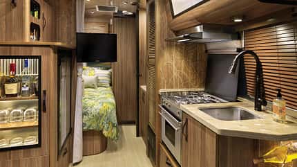 Airstream Tommy Bahama 19 (2019) Airstream Tommy Bahama 19 (2019)