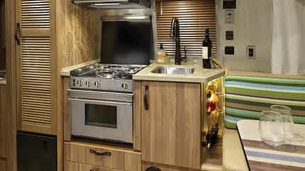 Airstream Tommy Bahama 19 (2019) Airstream Tommy Bahama 19 (2019)