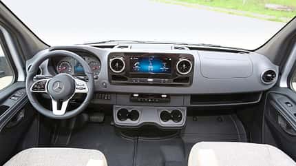 Test, vergleich, konzeptvergleich, hymer, knaus, cockpit, wohnmobil, teilintegriert Hymer ML-T 570
