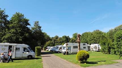 Wir über uns, Camping an Städten, Redaktion, Amsterdam, Dubrovnik, Berlin, Paris, Verona Wir über uns: Camping an Städten