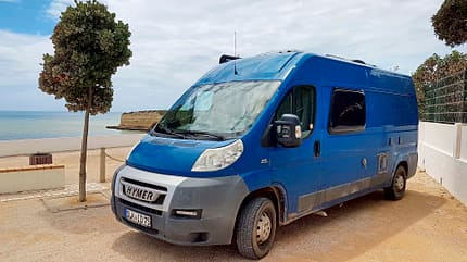 Mobile Menschen, Hymercar 322, blauer Kastenwagen, Hymer, Campingbus, Doreen Düe, Kochen, 2018 Mobile Menschen im Hymercar 324