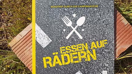 Mobile Menschen, Hymercar 322, blauer Kastenwagen, Hymer, Campingbus, Doreen Düe, Kochen, 2018 Mobile Menschen im Hymercar 331