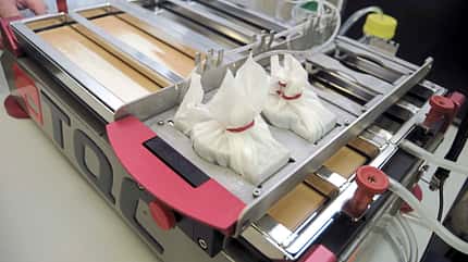 Cockpitpflege, reinigung, produkte, cockpit, fahrerhaus, labortest Cockpitpflege