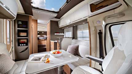 Teilintegrierte, TI, Längsbank, Modelle, Wohnmobil, Raumgefühl, Adria Adria Coral 670 DL Axess