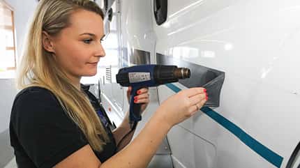 Reisemobil optimieren, Aussendekor, Dekorfolie erneuern, Folie Außendekorfolie erneuern