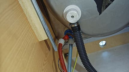 Caravan optimieren, Armaturen, Tauchpumpe, tauschen, werkstatt Armaturen tauschen
