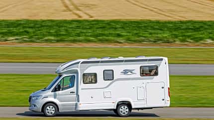 Frankia M-Line T7 GD Neo, Laika Kosmo 2046 VT Frankia M-Line T7 GD Neo vs Laika Kosmo 2046