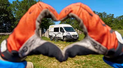Aktiv campen, Mona Pekarek, Campingbus, Selbstausbau Aktiv Campen Mona Pekarek