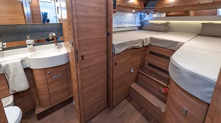 Carthago Chic C-Line I 4.9 LE, CMT, 2020 Carthago Chic C-Line I 4.9 LE (2020)