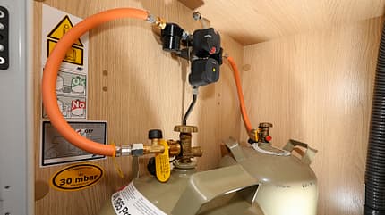 Gasflasche, Umschaltanlage, Einbau, Fachmann Einbau Gasflaschen-Umschaltanlage