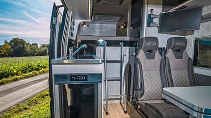 VR-Motorhomes, Black Edition, Motorrad, Bike-Transport, Campingbus VR-Motorhomes Black Edition (2020)